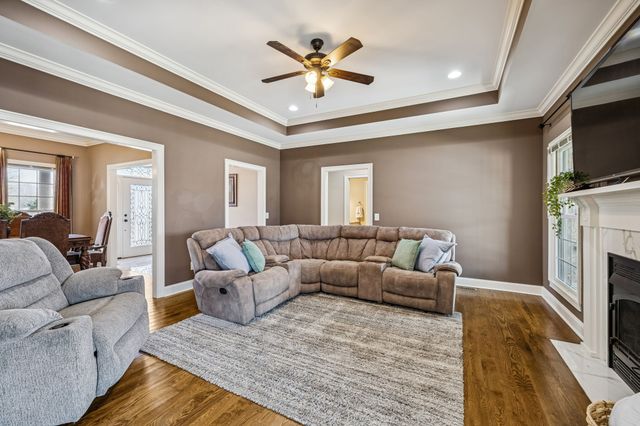 1602 Gordon Ln, Lawrenceburg, TN 38464