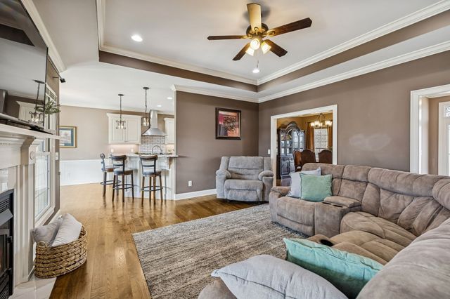 1602 Gordon Ln, Lawrenceburg, TN 38464