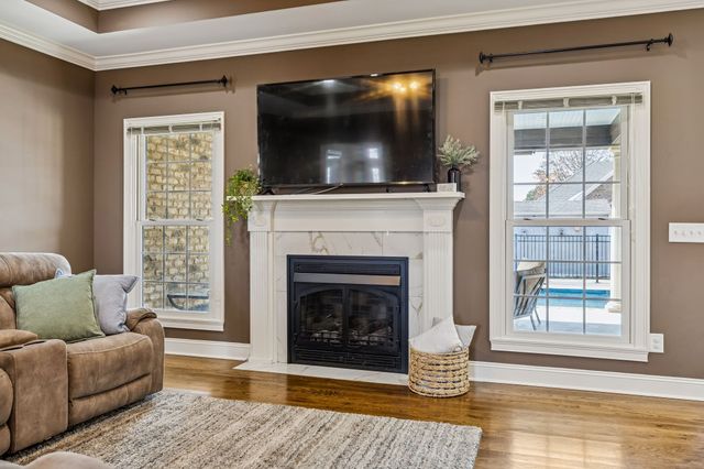 1602 Gordon Ln, Lawrenceburg, TN 38464