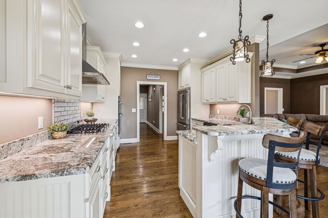 1602 Gordon Ln, Lawrenceburg, TN 38464