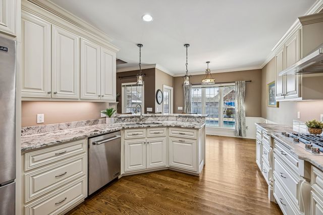 1602 Gordon Ln, Lawrenceburg, TN 38464