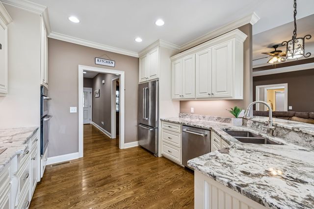 1602 Gordon Ln, Lawrenceburg, TN 38464