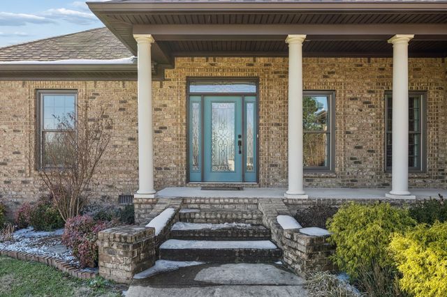 1602 Gordon Ln, Lawrenceburg, TN 38464