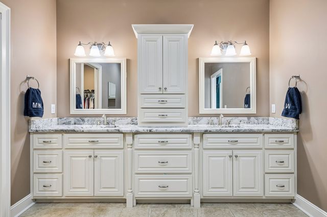 1602 Gordon Ln, Lawrenceburg, TN 38464