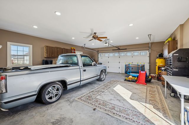 1602 Gordon Ln, Lawrenceburg, TN 38464