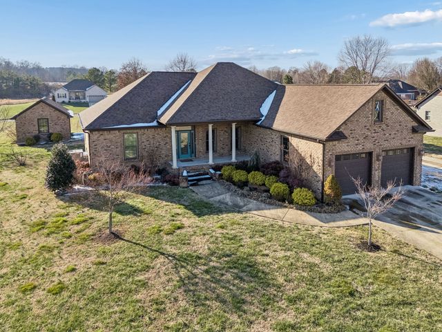 1602 Gordon Ln, Lawrenceburg, TN 38464