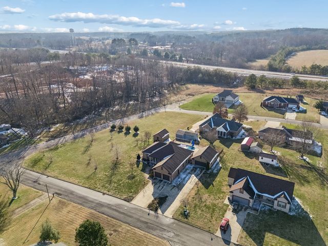 1602 Gordon Ln, Lawrenceburg, TN 38464