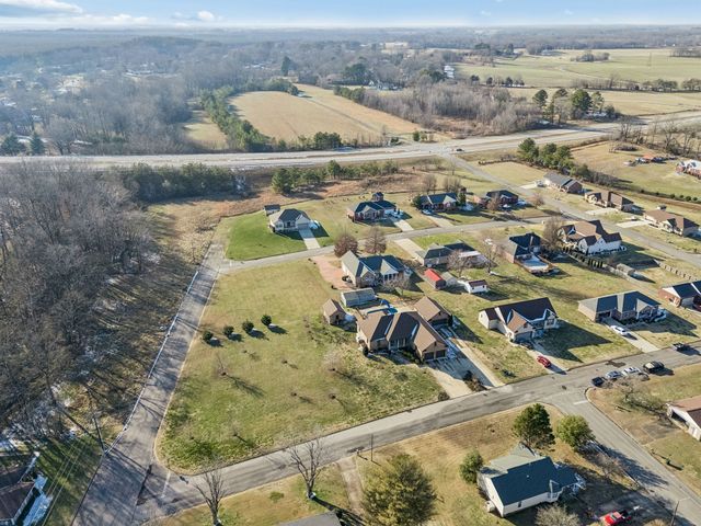 1602 Gordon Ln, Lawrenceburg, TN 38464