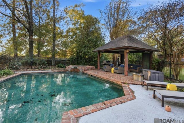 6717 Oak Cluster Dr, Greenwell Springs, LA 70739