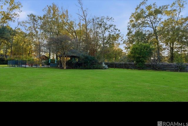 6717 Oak Cluster Dr, Greenwell Springs, LA 70739