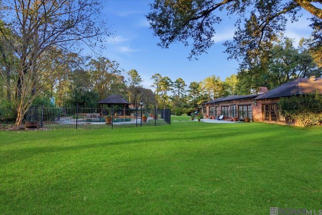 6717 Oak Cluster Dr, Greenwell Springs, LA 70739