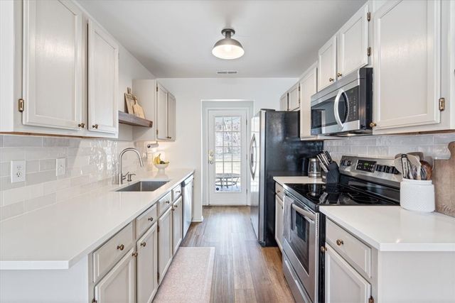 571 E Evergreen Lane, Fayetteville, AR 72703