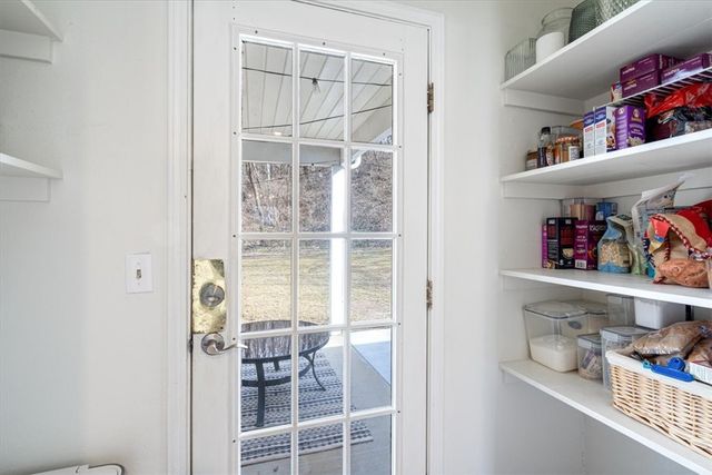 571 E Evergreen Lane, Fayetteville, AR 72703