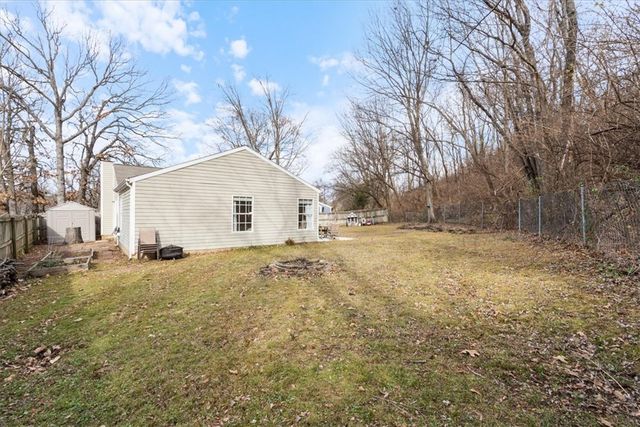 571 E Evergreen Lane, Fayetteville, AR 72703