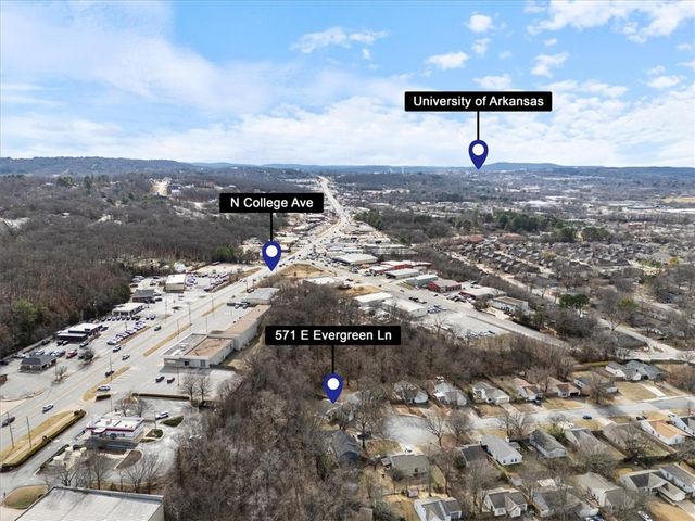 571 E Evergreen Lane, Fayetteville, AR 72703