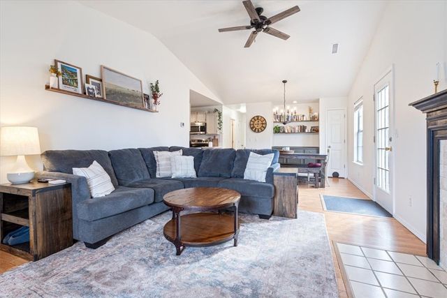 571 E Evergreen Lane, Fayetteville, AR 72703