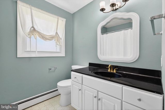 328 BLUE RIDGE DR, York, PA 17402