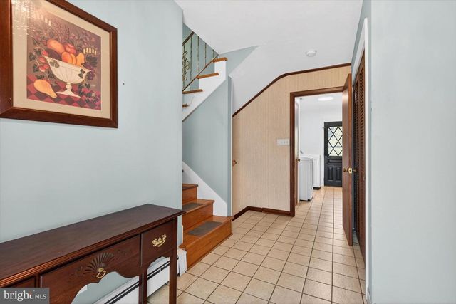 328 BLUE RIDGE DR, York, PA 17402