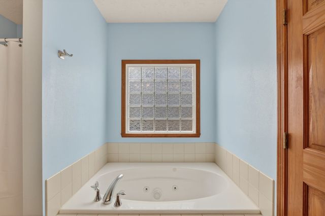 2018 Lafayette Drive, Belvidere, IL 61008