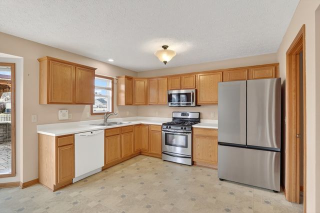 2018 Lafayette Drive, Belvidere, IL 61008