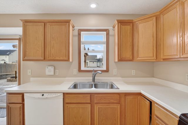 2018 Lafayette Drive, Belvidere, IL 61008