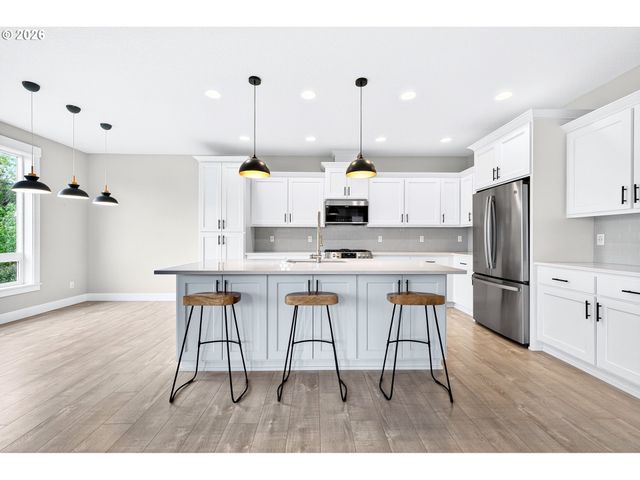 165 W TAYLOR Ct, Newberg, OR 97132