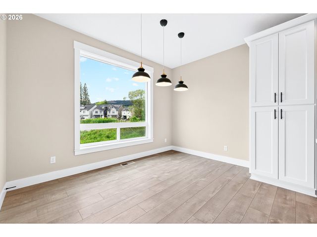 165 W TAYLOR Ct, Newberg, OR 97132