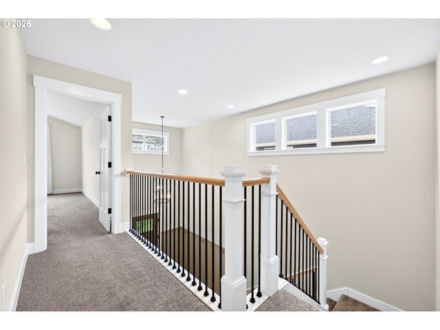 165 W TAYLOR Ct, Newberg, OR 97132