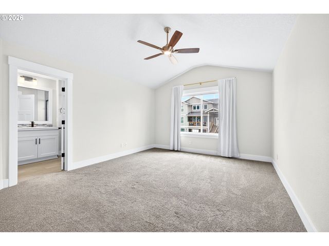 165 W TAYLOR Ct, Newberg, OR 97132