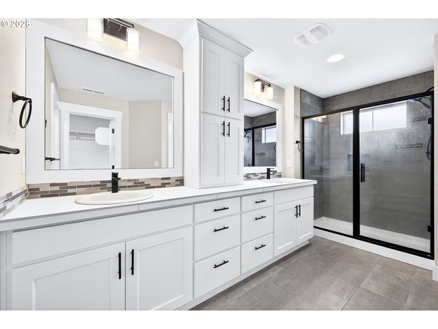 165 W TAYLOR Ct, Newberg, OR 97132