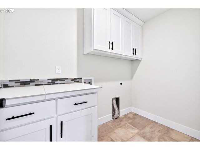 165 W TAYLOR Ct, Newberg, OR 97132