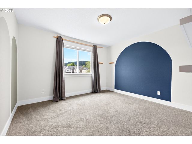 165 W TAYLOR Ct, Newberg, OR 97132