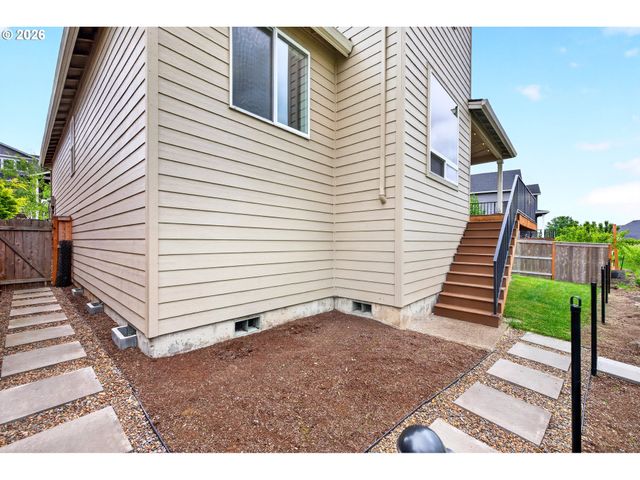 165 W TAYLOR Ct, Newberg, OR 97132