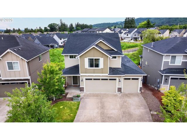 165 W TAYLOR Ct, Newberg, OR 97132