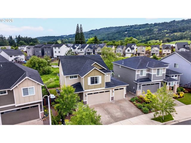165 W TAYLOR Ct, Newberg, OR 97132