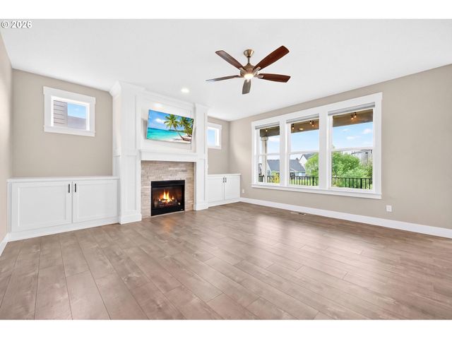 165 W TAYLOR Ct, Newberg, OR 97132