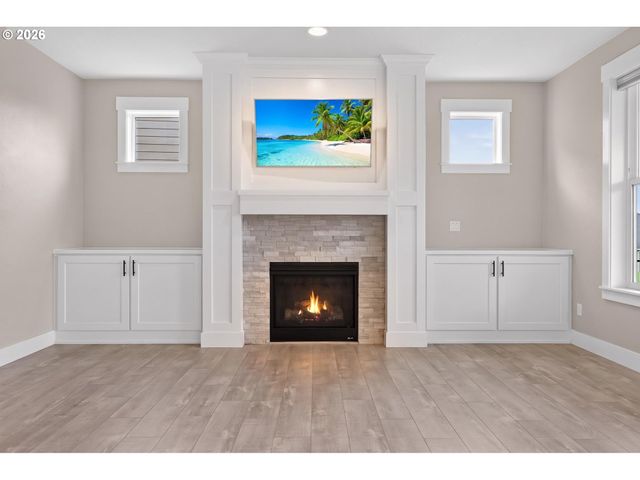 165 W TAYLOR Ct, Newberg, OR 97132