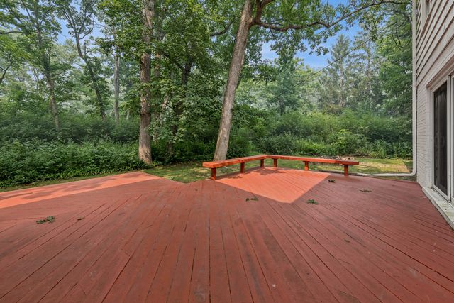 2910 Cherokee Lane, Riverwoods, IL 60015