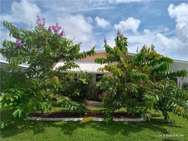 2776 Breezewood DR, North Fort Myers, FL 33917