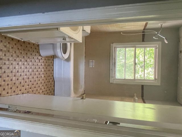 2095 Whites Mill Road, Decatur, GA 30032