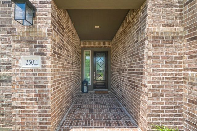 25011 Stela Falls Lane, Tomball, TX 77375
