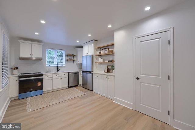 212 W CHESTNUT ST, Lancaster, PA 17603