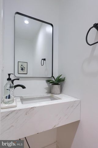 212 W CHESTNUT ST, Lancaster, PA 17603