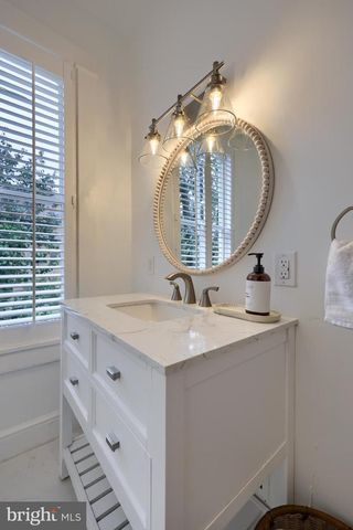 212 W CHESTNUT ST, Lancaster, PA 17603