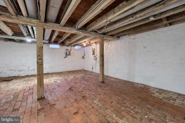 212 W CHESTNUT ST, Lancaster, PA 17603