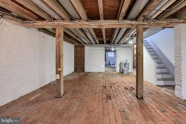 212 W CHESTNUT ST, Lancaster, PA 17603