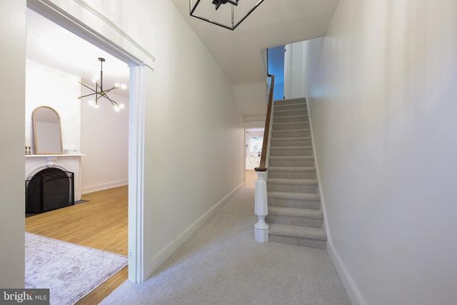 212 W CHESTNUT ST, Lancaster, PA 17603