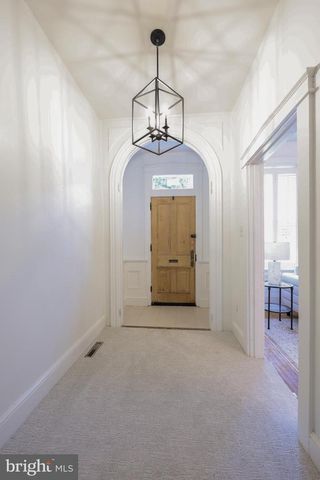 212 W CHESTNUT ST, Lancaster, PA 17603