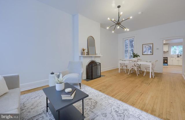 212 W CHESTNUT ST, Lancaster, PA 17603