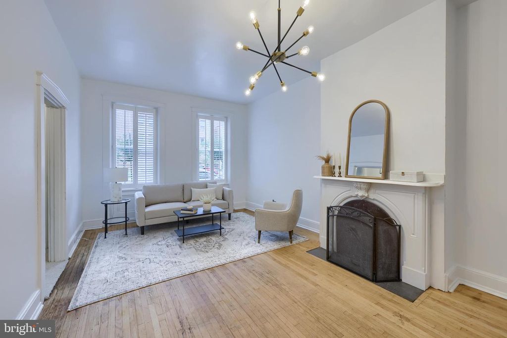 212 W CHESTNUT ST, Lancaster, PA 17603